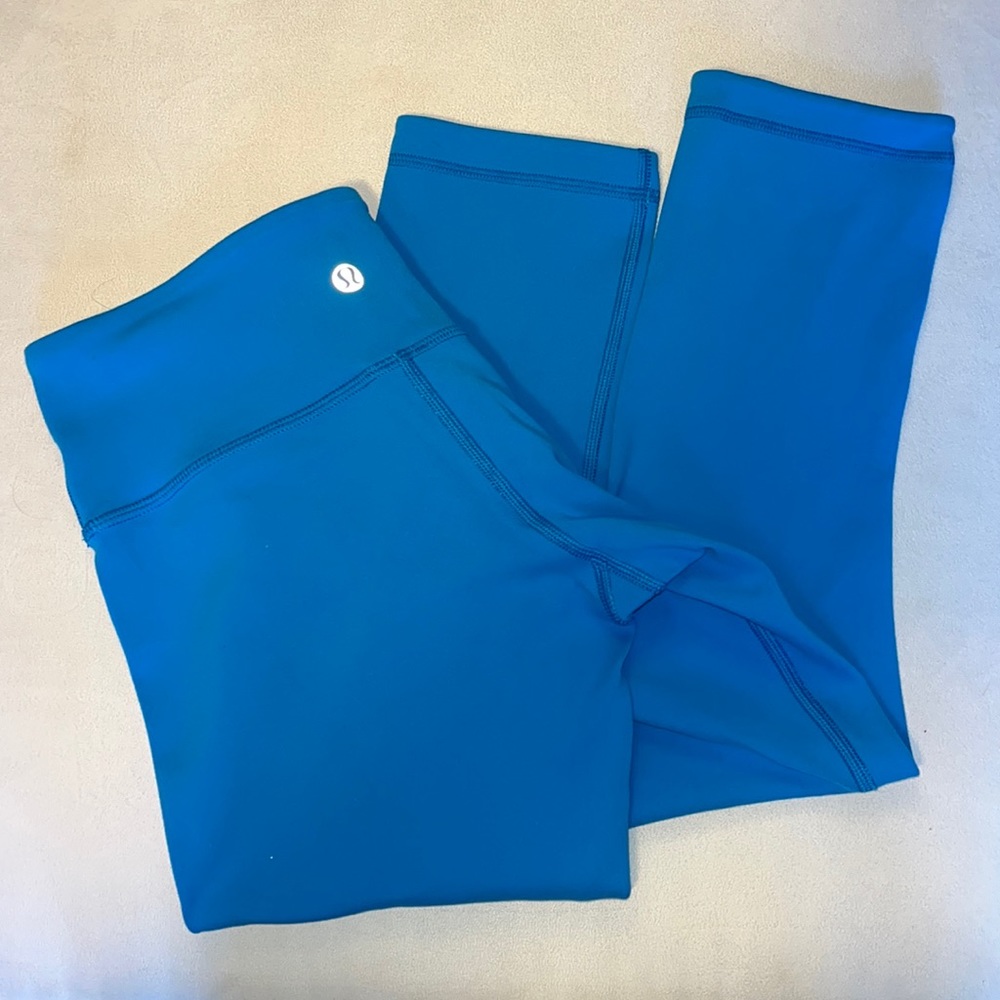 Lululemon REVERSIBLE Blue Cropped Leggings